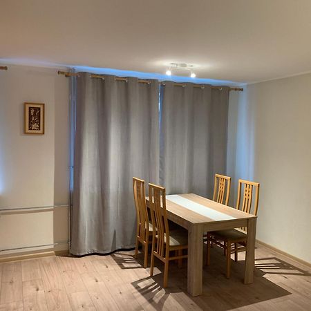 Dikol Two-Room Apartment-Self Check-In & Free Parking Near City Center Tallinn Bagian luar foto