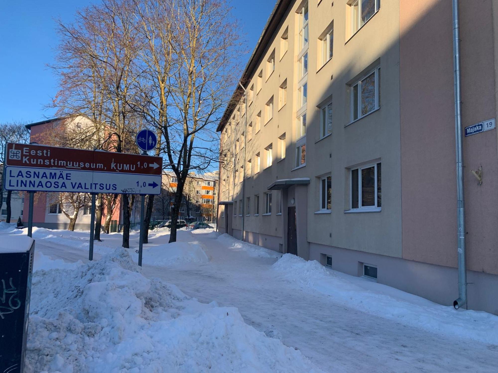 Dikol Two-Room Apartment-Self Check-In & Free Parking Near City Center Tallinn Bagian luar foto