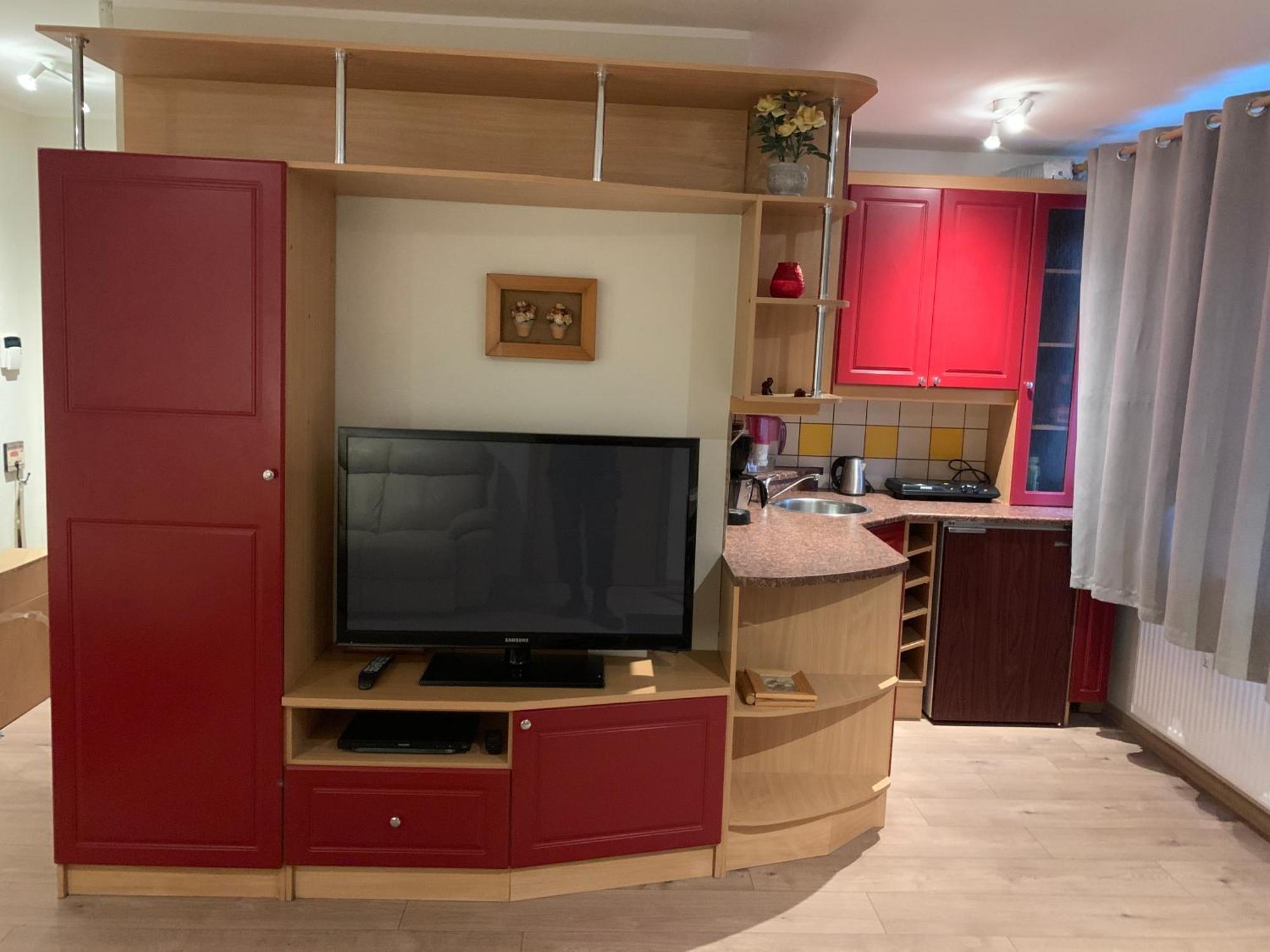 Dikol Two-Room Apartment-Self Check-In & Free Parking Near City Center Tallinn Bagian luar foto