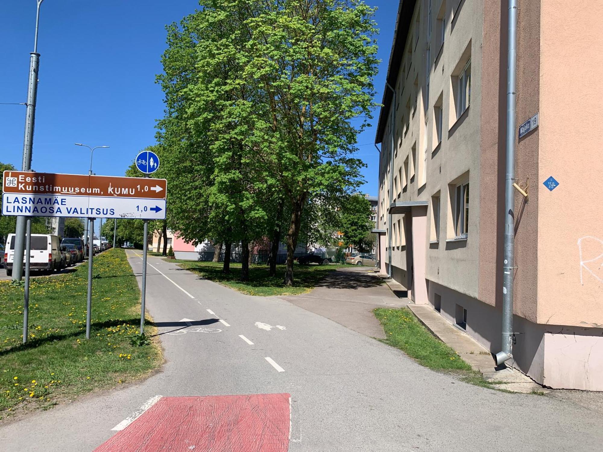 Dikol Two-Room Apartment-Self Check-In & Free Parking Near City Center Tallinn Bagian luar foto